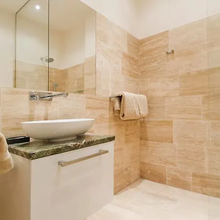 Location Exclusive בודפשט